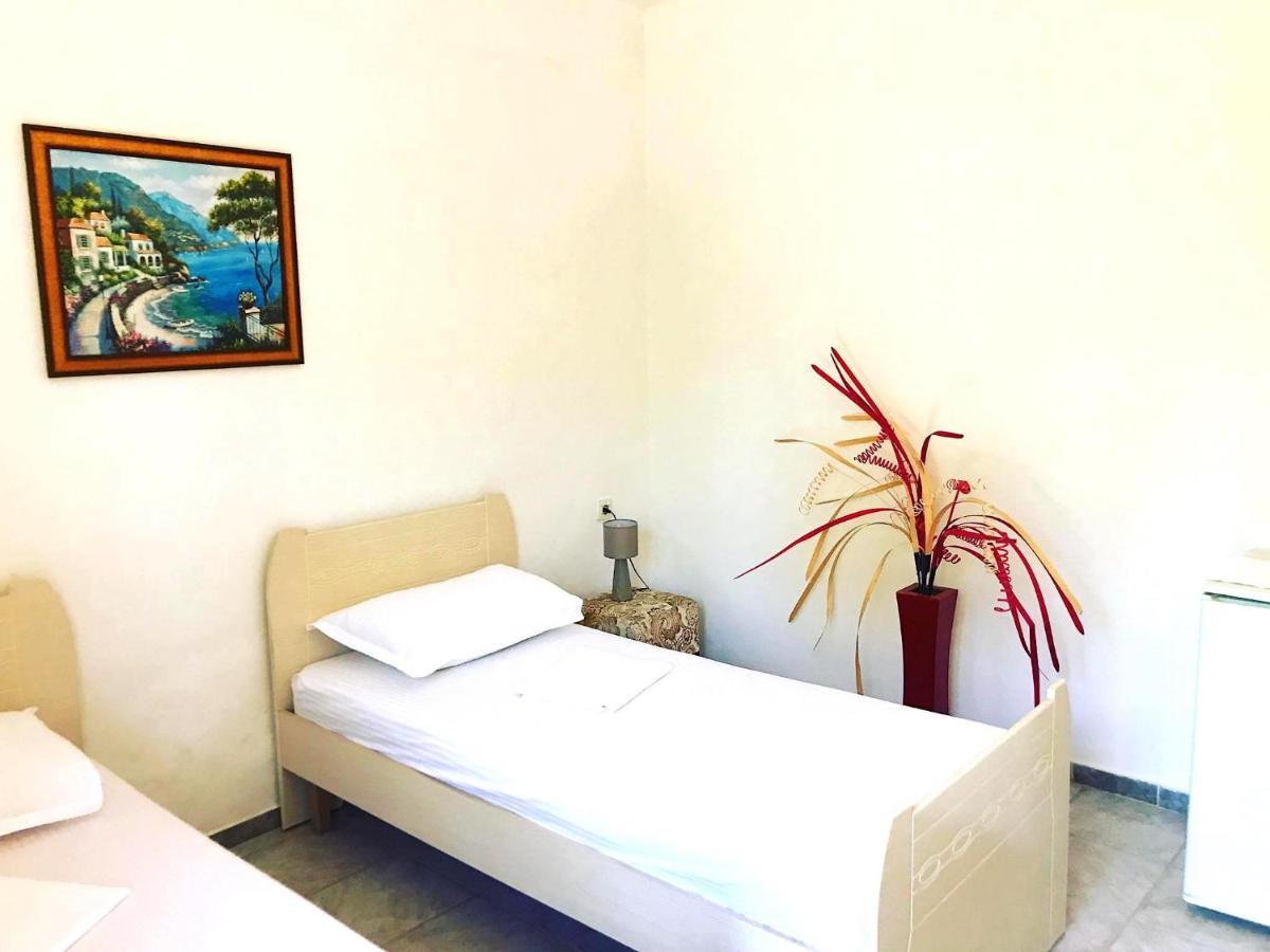 Vila Aliaj Luxury Apartment With 2 Rooms With Private Wonderful Terrace Драч Екстериор снимка