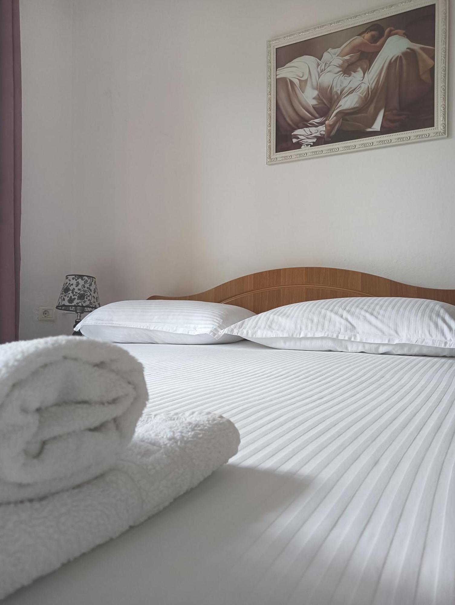 Vila Aliaj Luxury Apartment With 2 Rooms With Private Wonderful Terrace Драч Екстериор снимка