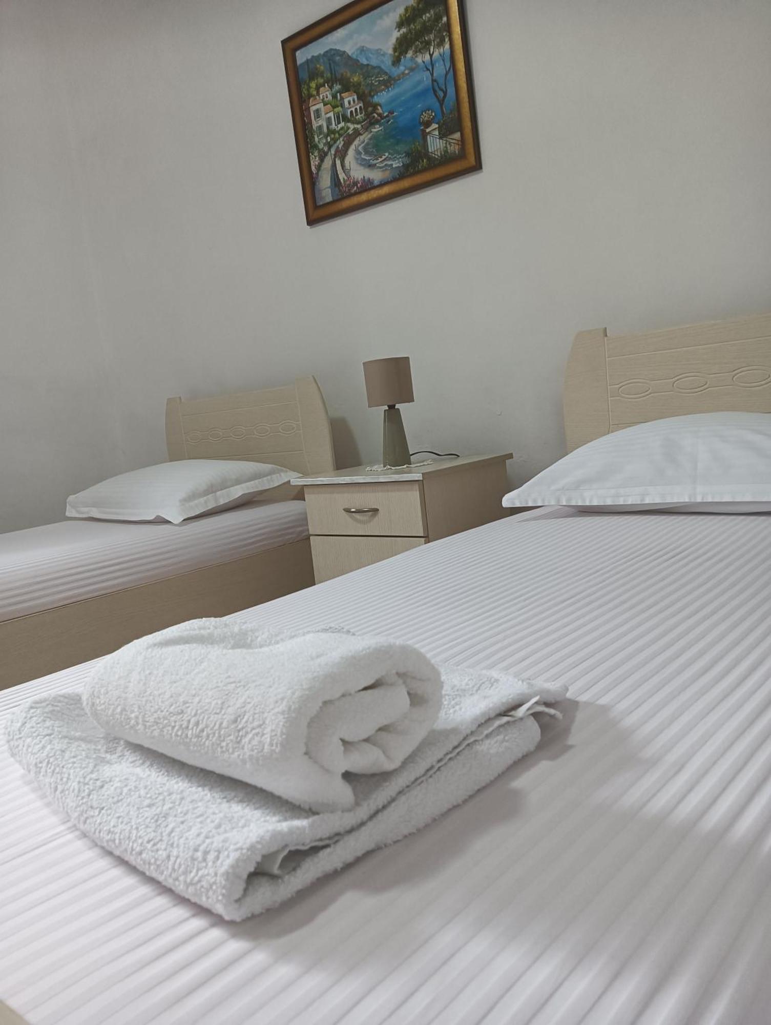 Vila Aliaj Luxury Apartment With 2 Rooms With Private Wonderful Terrace Драч Екстериор снимка