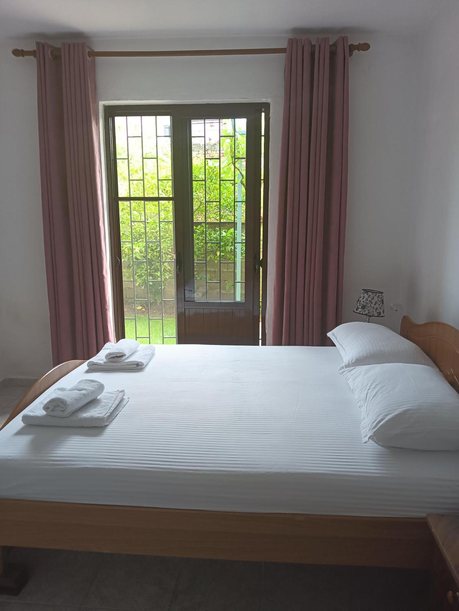 Vila Aliaj Luxury Apartment With 2 Rooms With Private Wonderful Terrace Драч Екстериор снимка