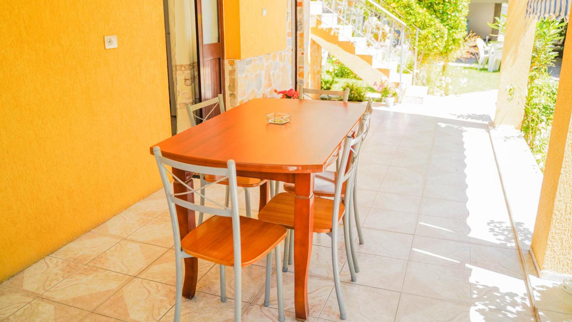 Vila Aliaj Luxury Apartment With 2 Rooms With Private Wonderful Terrace Драч Екстериор снимка
