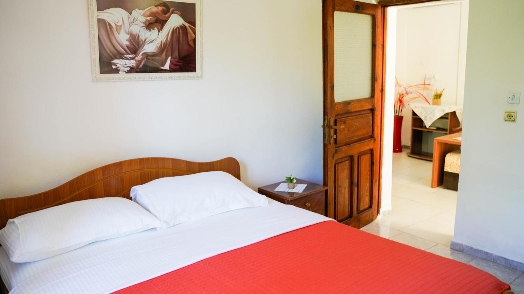 Vila Aliaj Luxury Apartment With 2 Rooms With Private Wonderful Terrace Драч Екстериор снимка